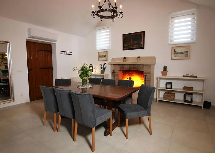 Stone Olea-three Bedroom With Pool Supetar