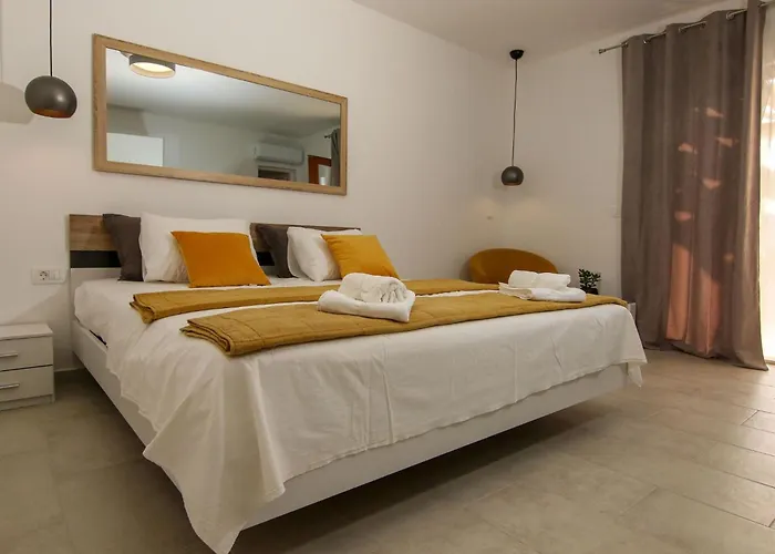 Villa Stone Olea-three Bedroom With Pool Supetar