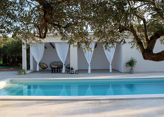 Stone Olea-three Bedroom With Pool *