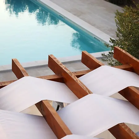 Stone Olea-three Bedroom With Pool Villa Supetar