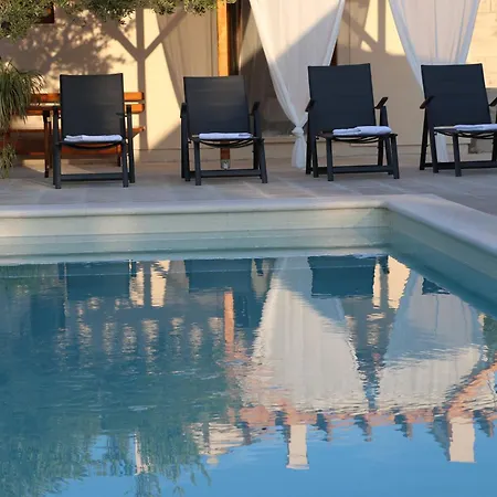 Stone Olea-three Bedroom With Pool *