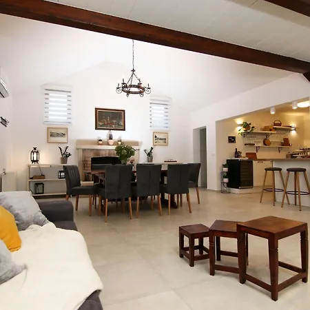 Vila Stone Olea-three Bedroom With Pool Supetar