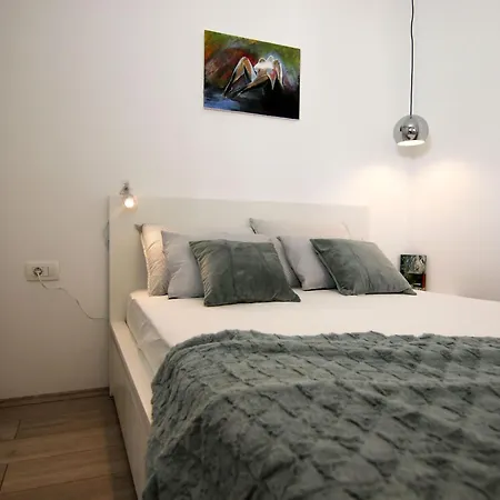 Stone Olea-three Bedroom With Pool Villa Supetar