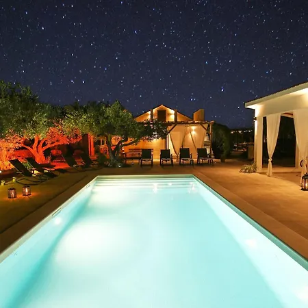 Stone Olea-three Bedroom With Pool * Supetar