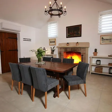 Stone Olea-three Bedroom With Pool Supetar