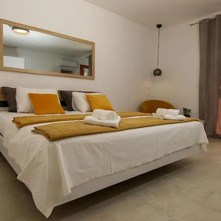 Vila Stone Olea-three Bedroom With Pool Supetar