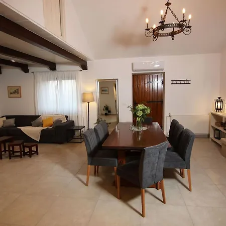 Stone Olea-three Bedroom With Pool * Supetar